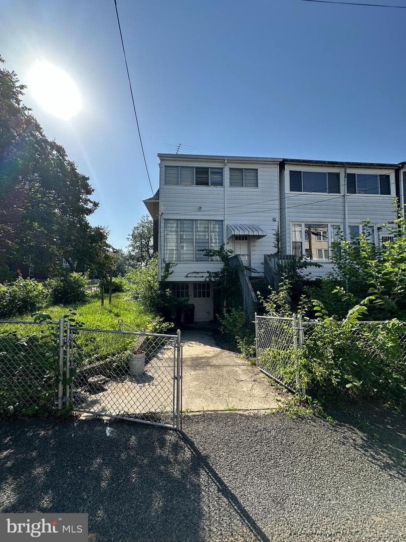 1122 Holbrook Street NE photo 25