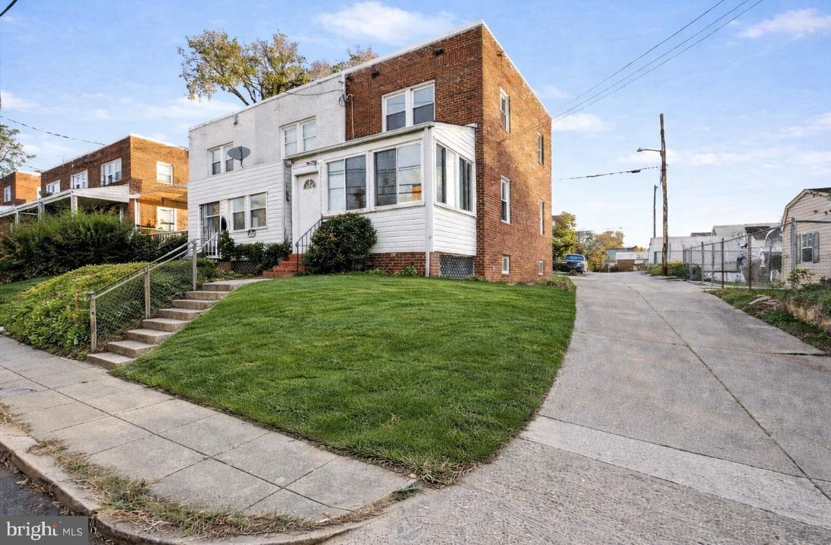 3334 10th Place SE, Washington