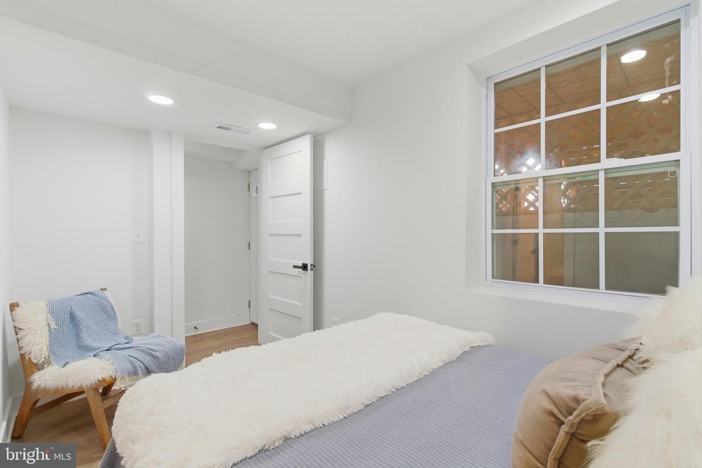 810 Madison Street NW photo 35