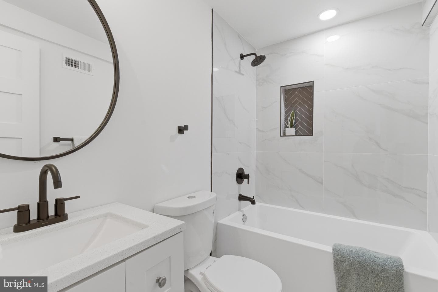 810 Madison Street NW photo 36