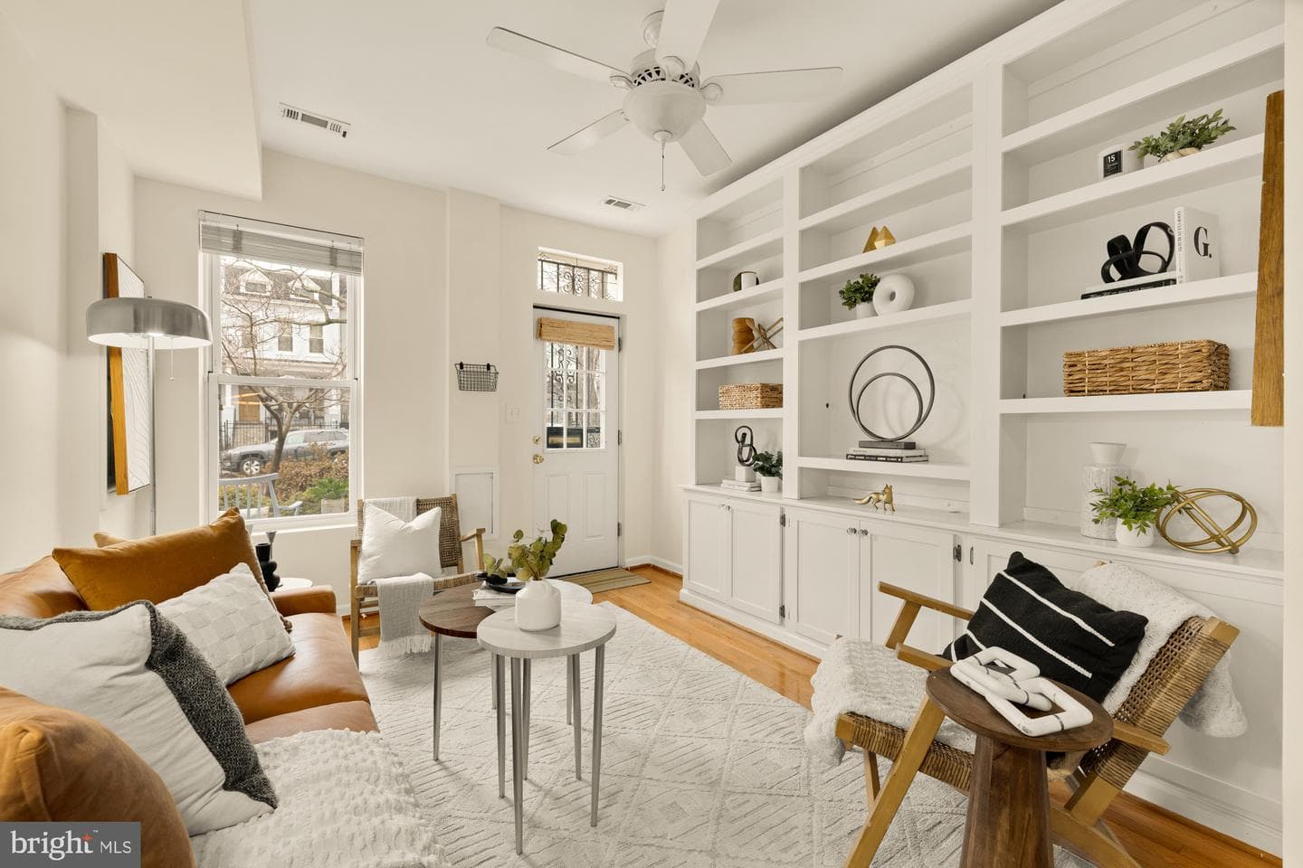 909 8th Street NE photo 3