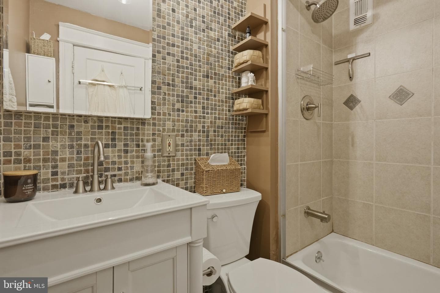 2010 Kalorama Road NW #304 photo 17