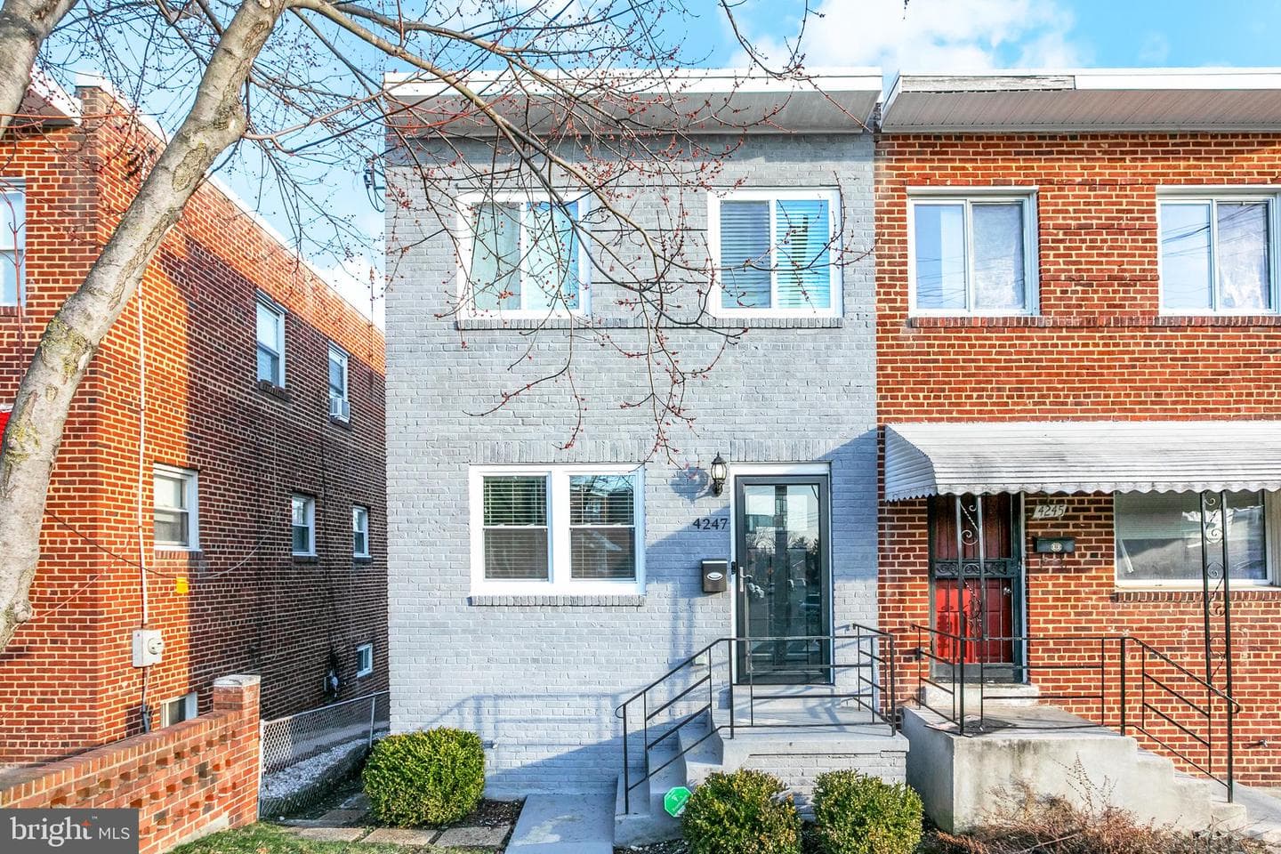 4247 Fort Dupont Terrace SE