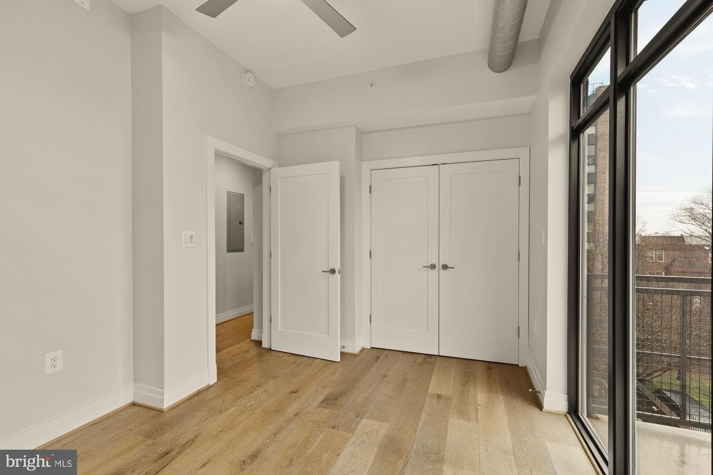 301 H Street NE #305 photo 16