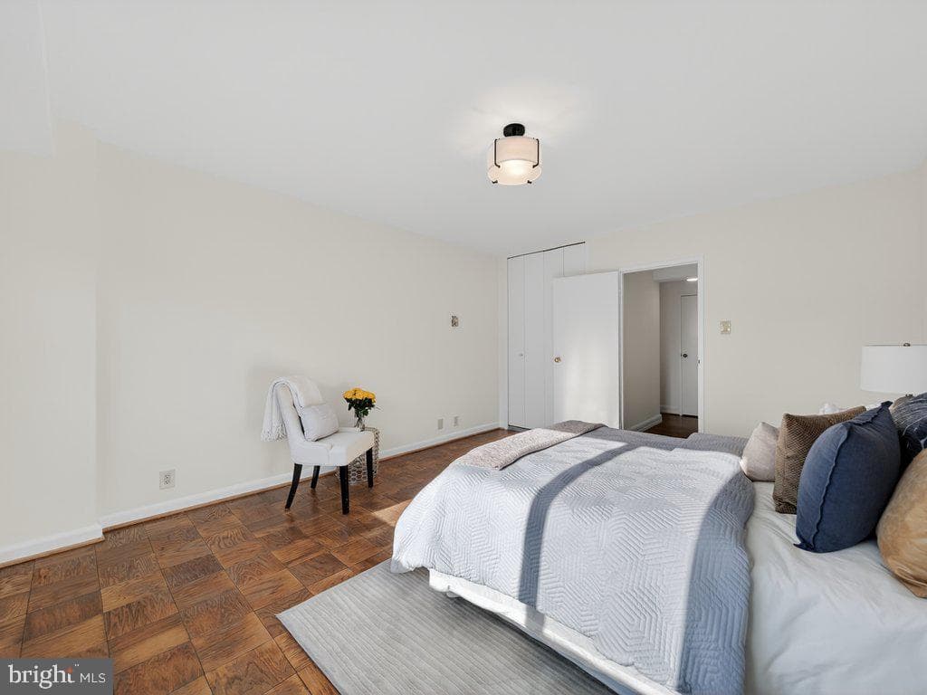 4201 Cathedral Avenue NW #905w photo 20