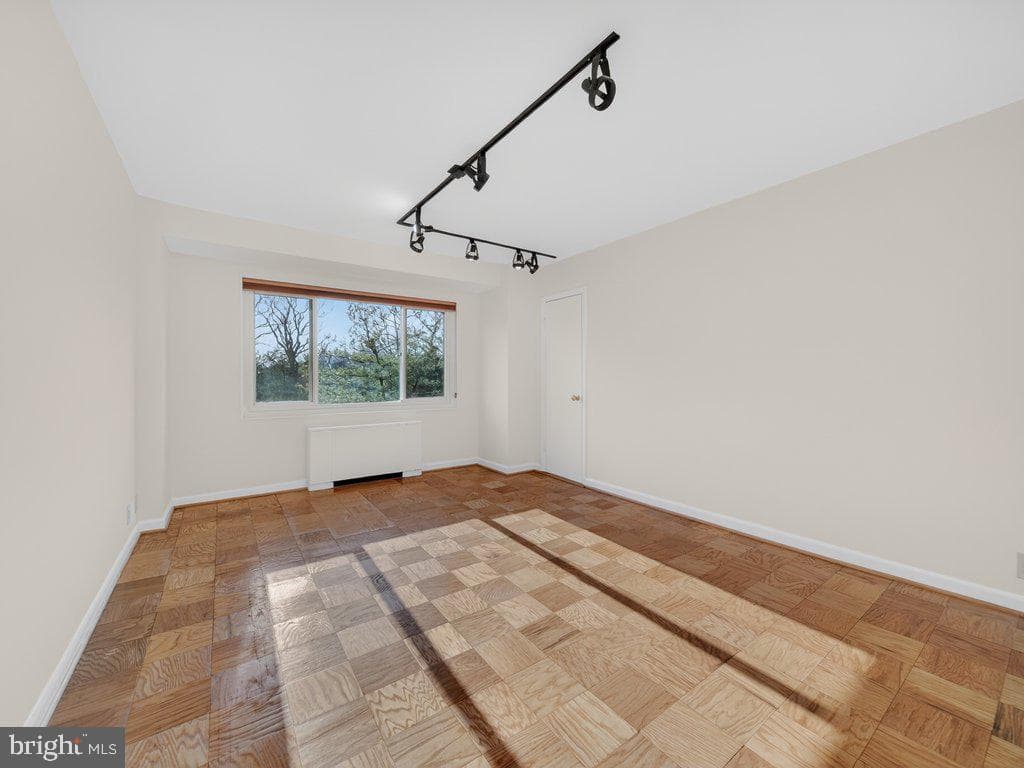 4201 Cathedral Avenue NW #905w photo 30
