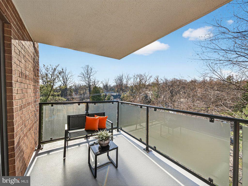 4201 Cathedral Avenue NW #905w photo 32