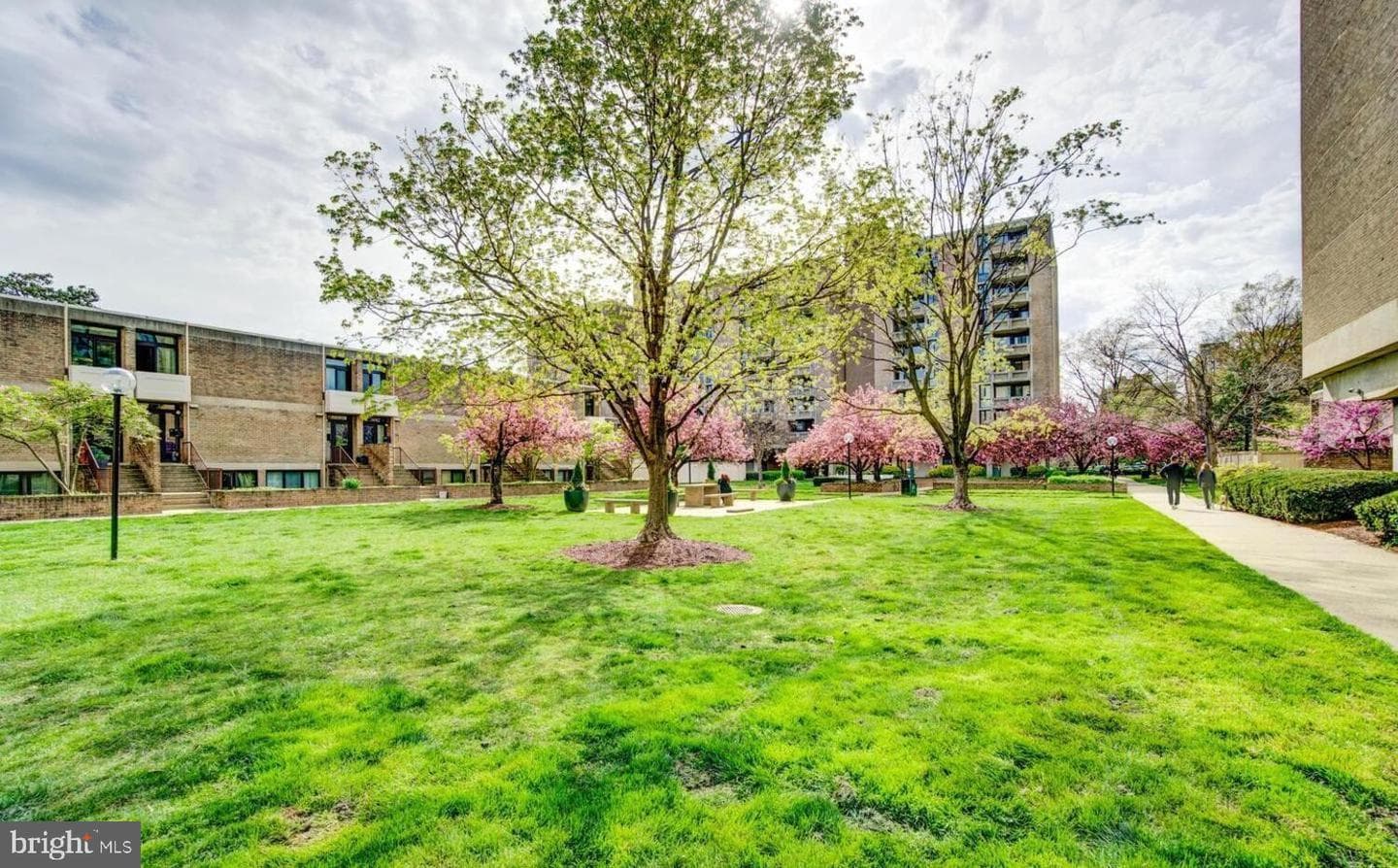 240 M Street SW #e406, Washington