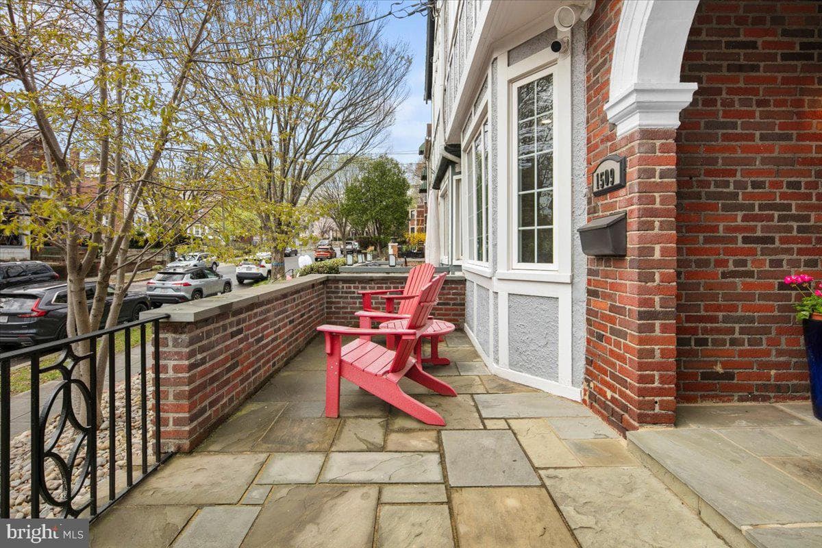1509 Van Buren Street NW photo 3