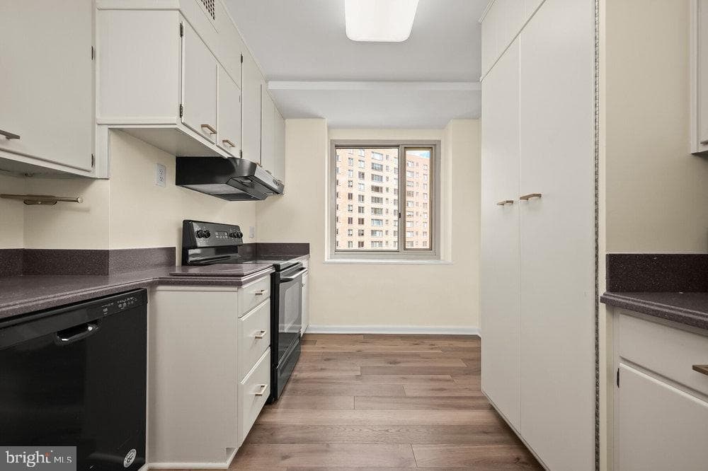 4101 Cathedral Avenue NW #910 photo 9