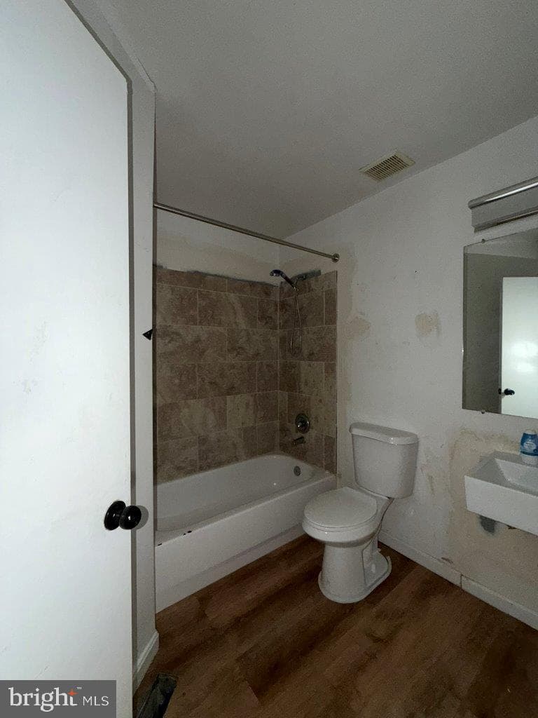 883 Barnaby Street SE photo 28