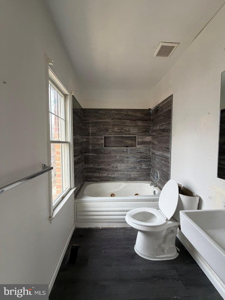 883 Barnaby Street SE photo 32