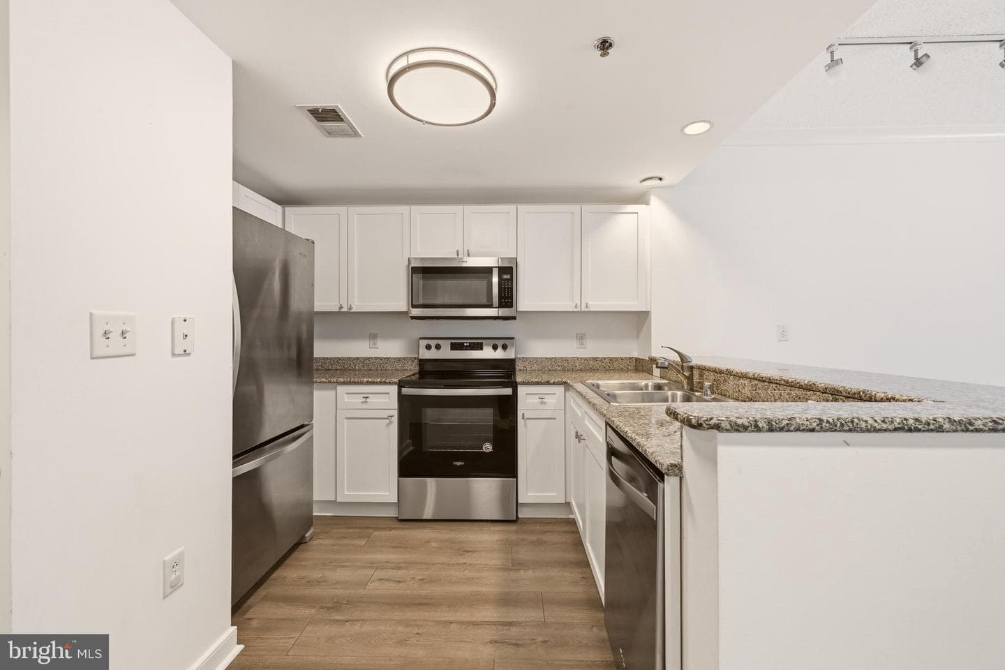 777 7th Street NW #1017 photo 6