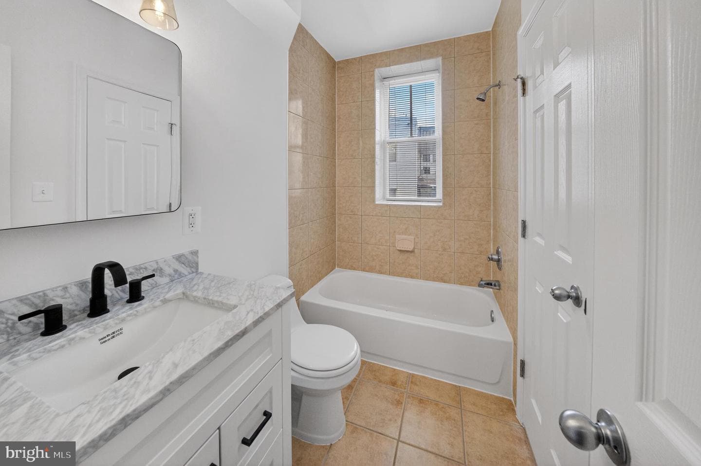 1629 L Street NE #202 photo 11
