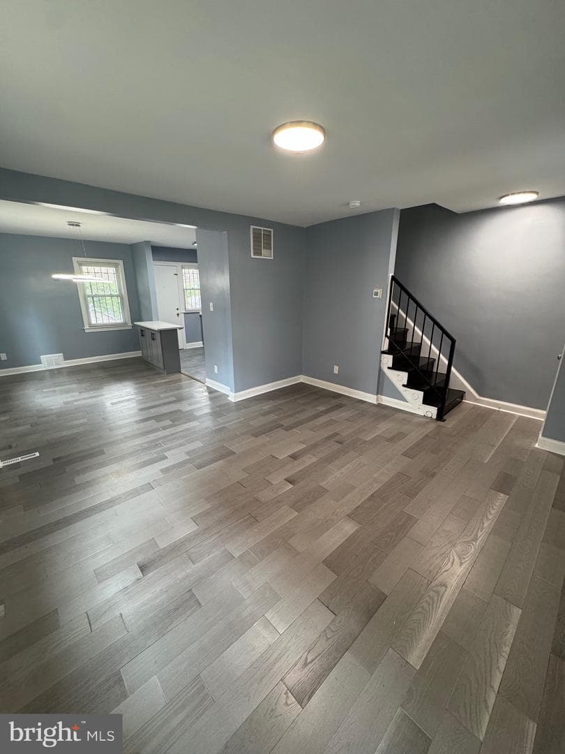 4623 Jay Street NE photo 13
