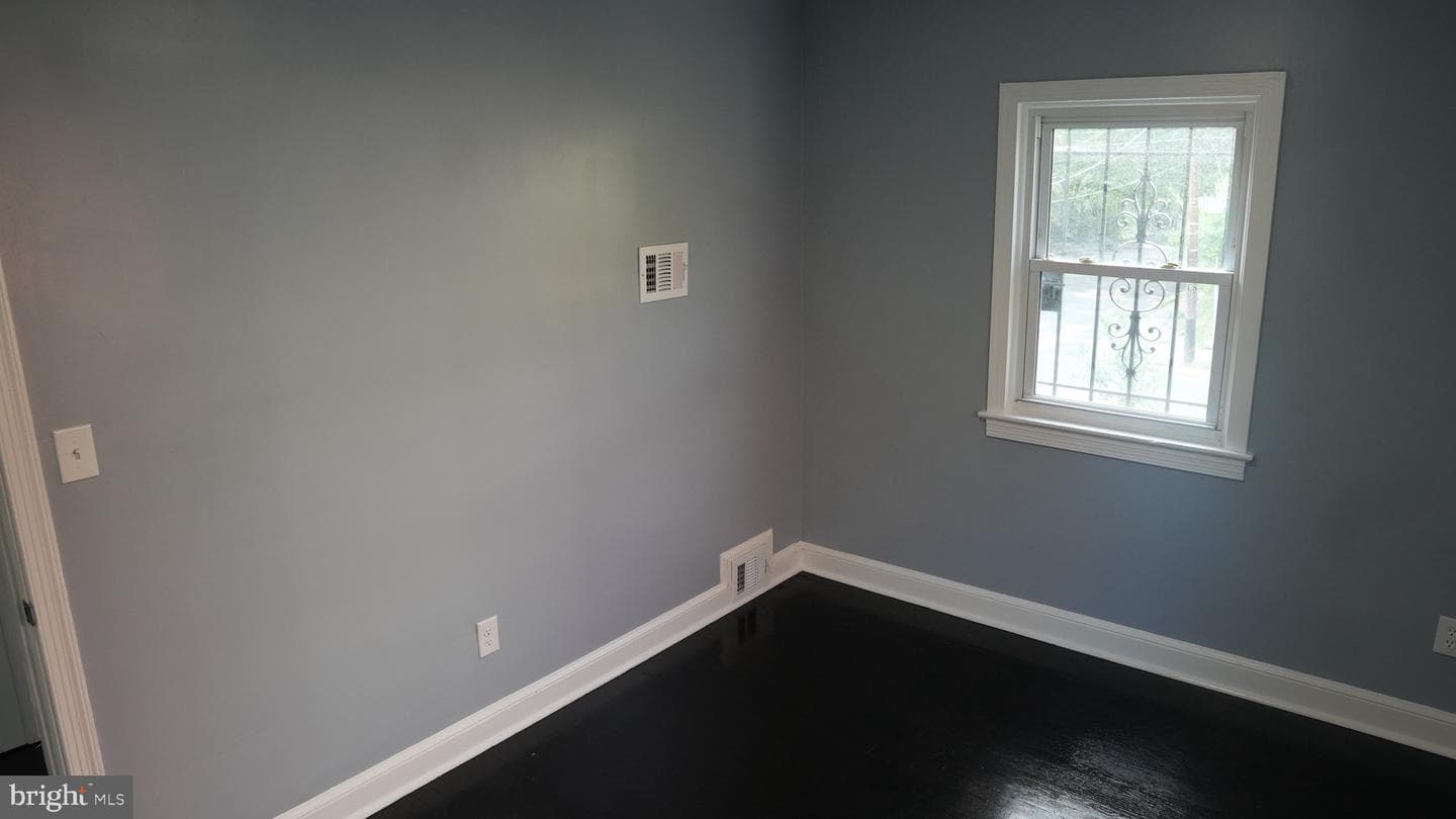 4623 Jay Street NE photo 24