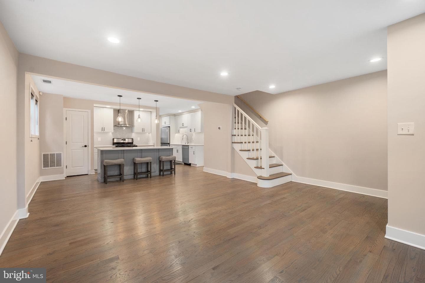 50 53rd Street SE photo 4