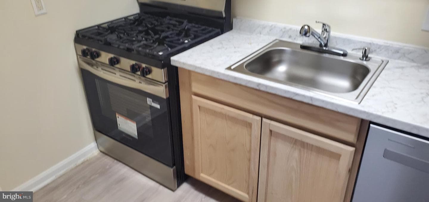 1429 Girard Street NW #205 photo 8