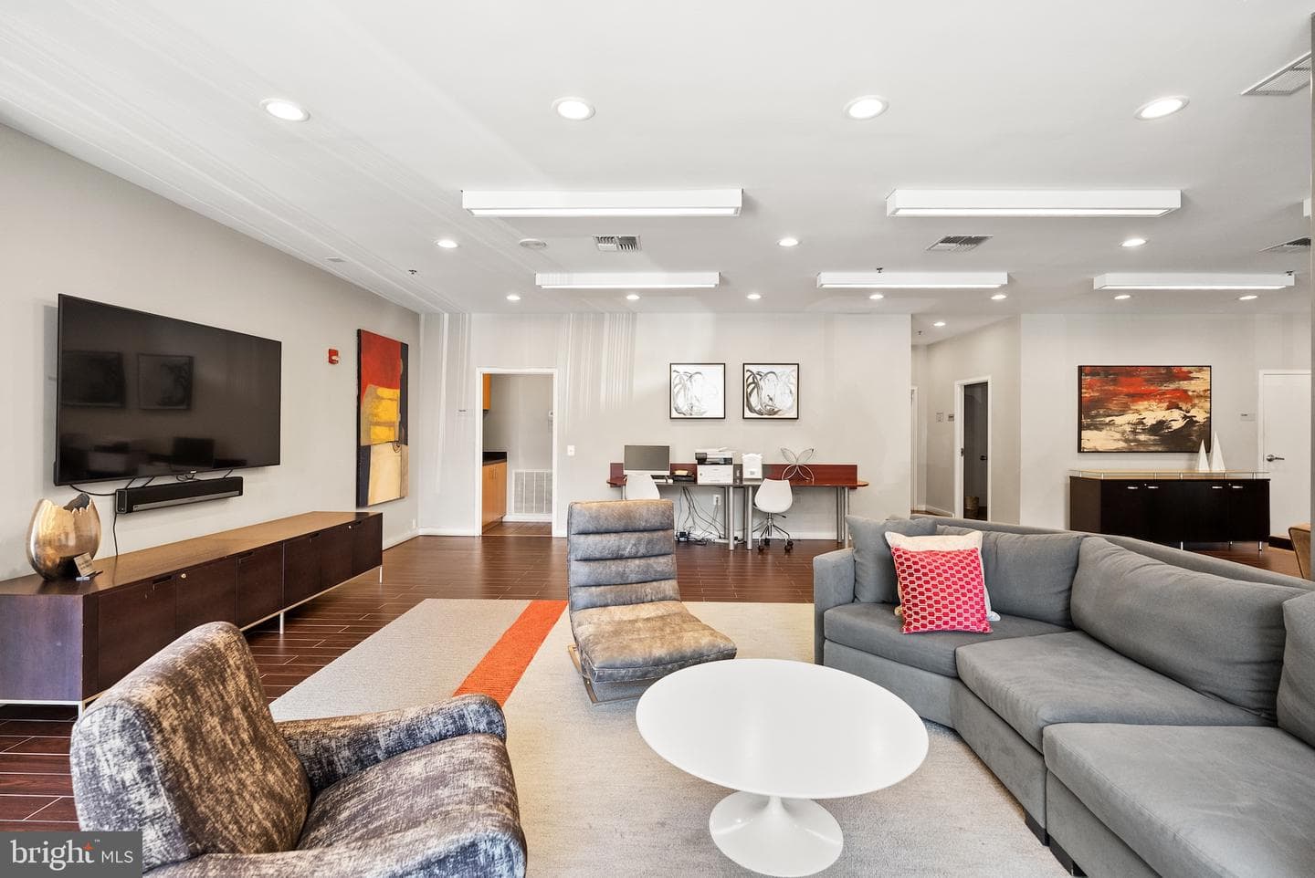 3883 Connecticut Avenue NW #303 photo 36