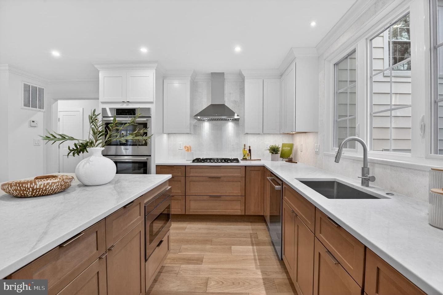 3637 Tilden Street NW photo 9