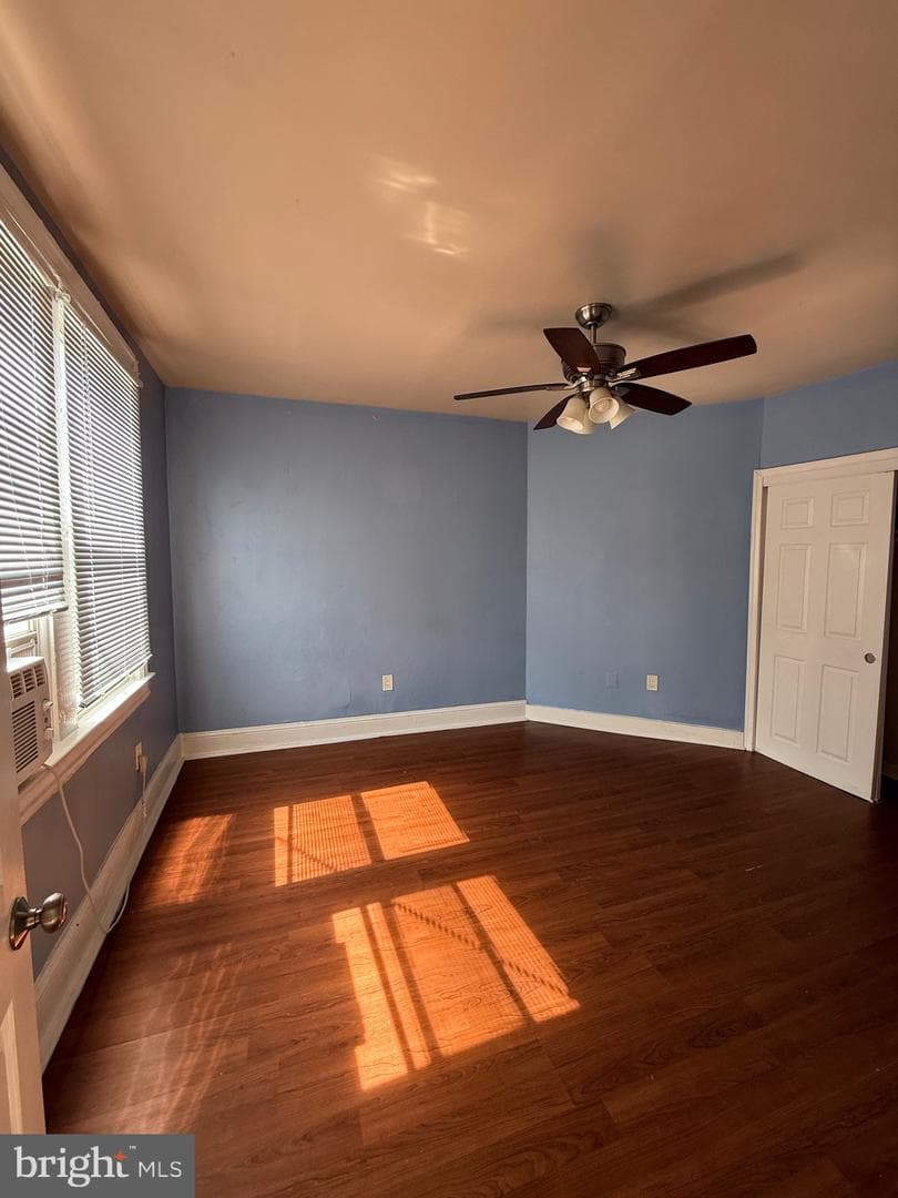 528 Hobart Place NW photo 20