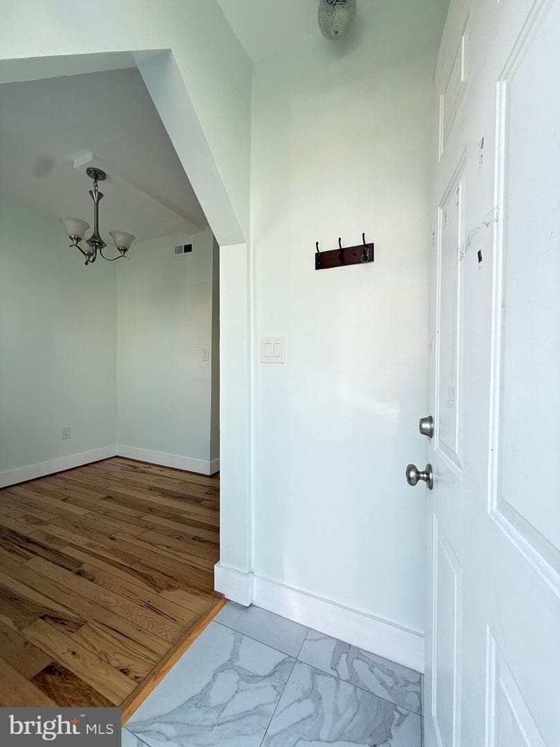 528 Hobart Place NW photo 29