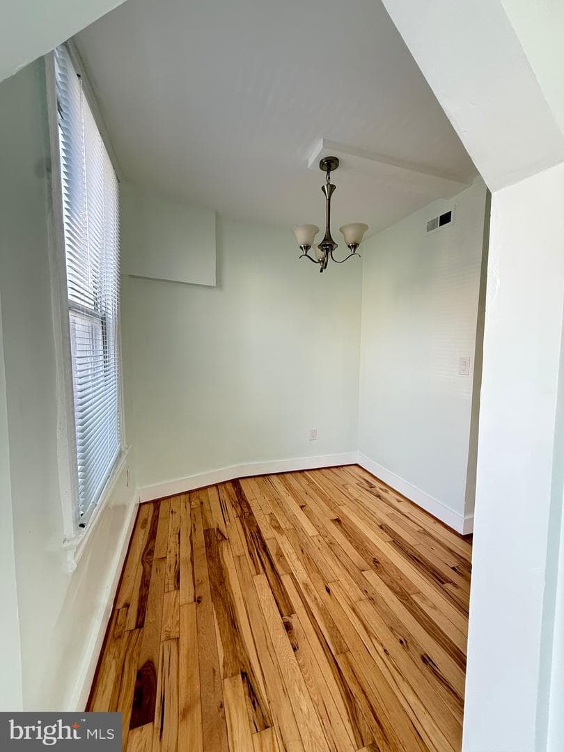 528 Hobart Place NW photo 30