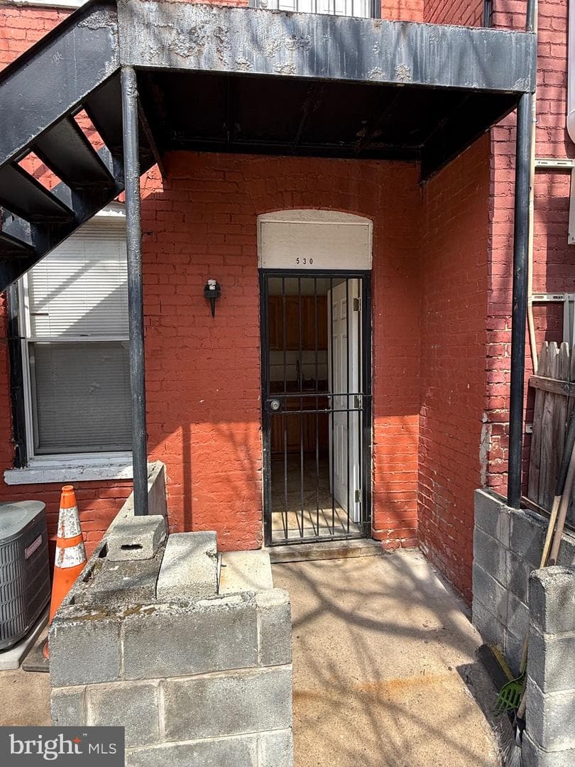 528 Hobart Place NW photo 44