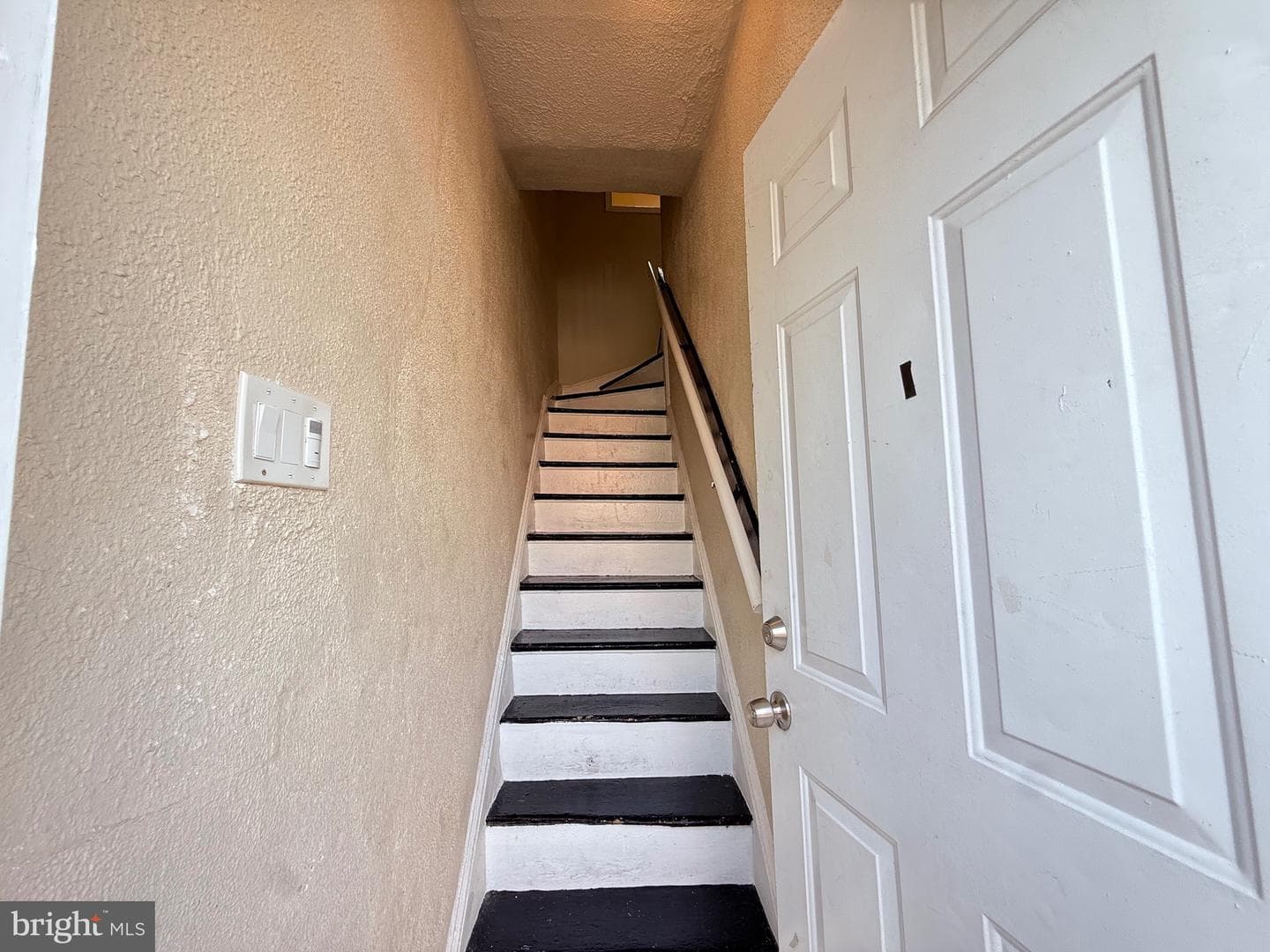 528 Hobart Place NW photo 6