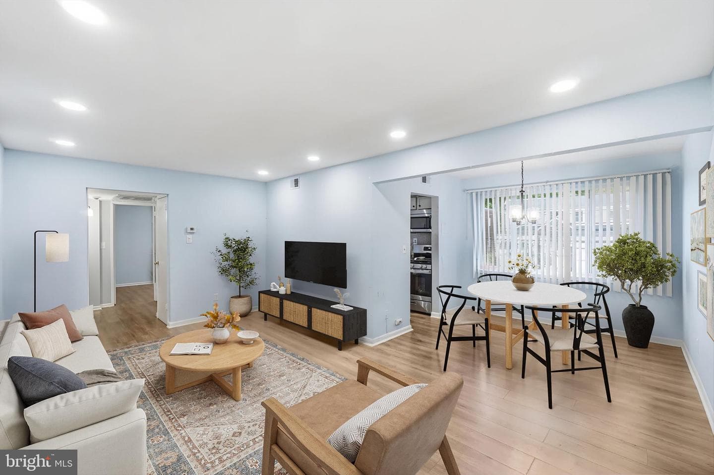 1727 28th Street SE #204, Washington