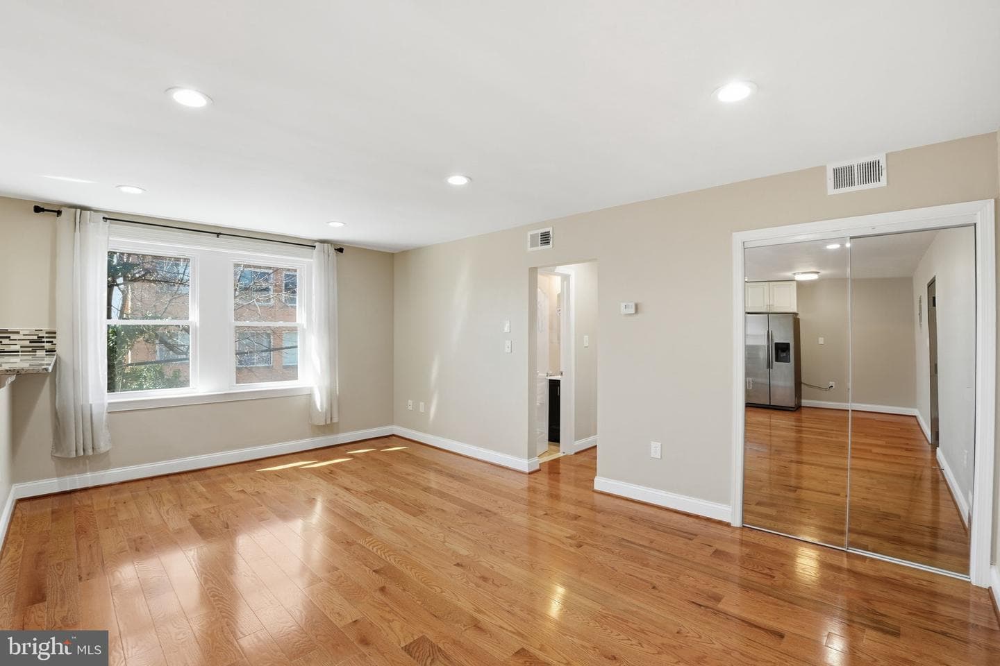 33 Kennedy Street NW #202 photo 5