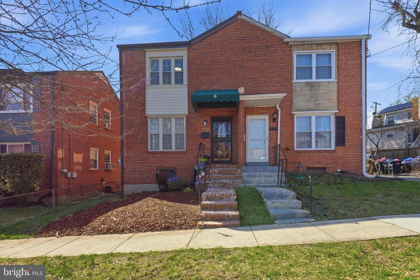 5722 Chillum Place NE photo 2