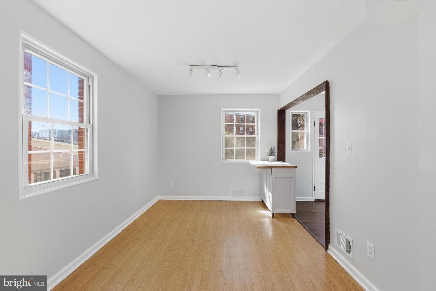5722 Chillum Place NE photo 7