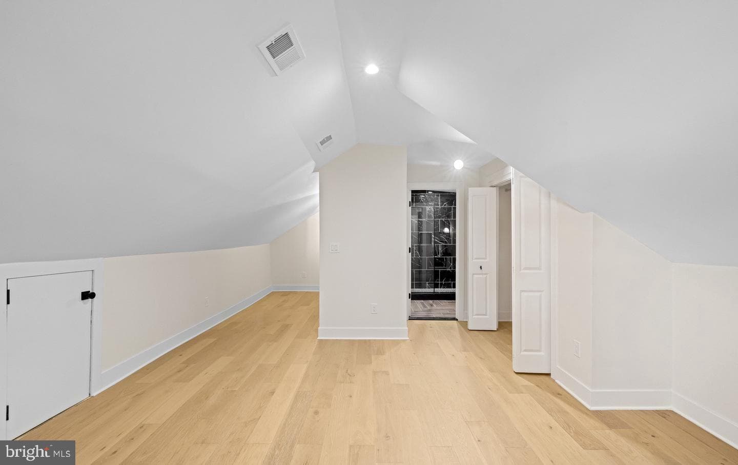 713 Croissant Place SE photo 29