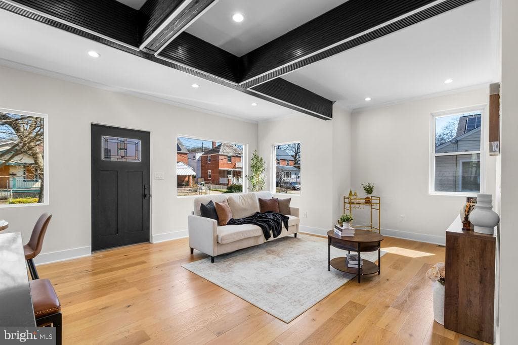 713 Croissant Place SE photo 5