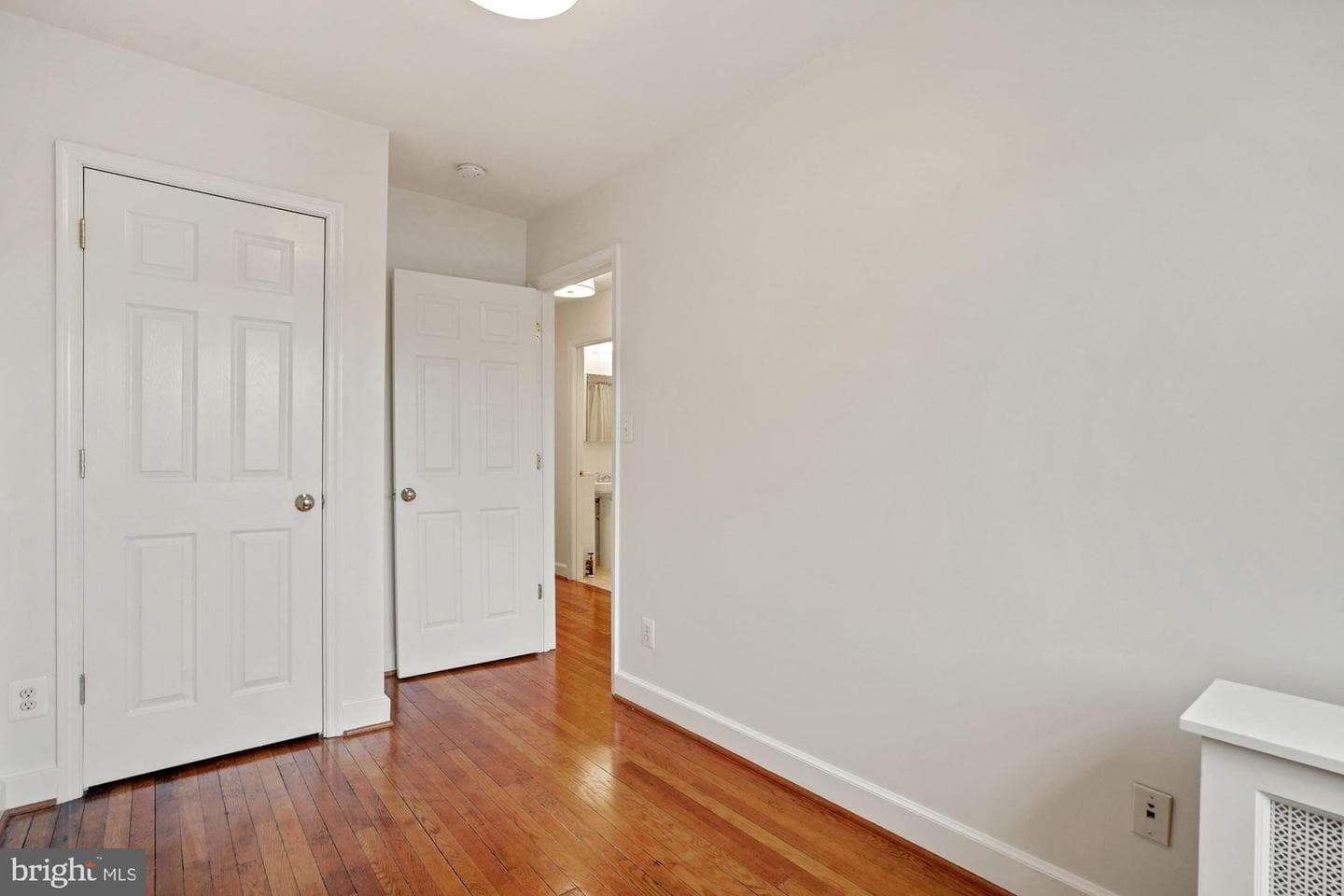 4454 Greenwich Parkway NW photo 19