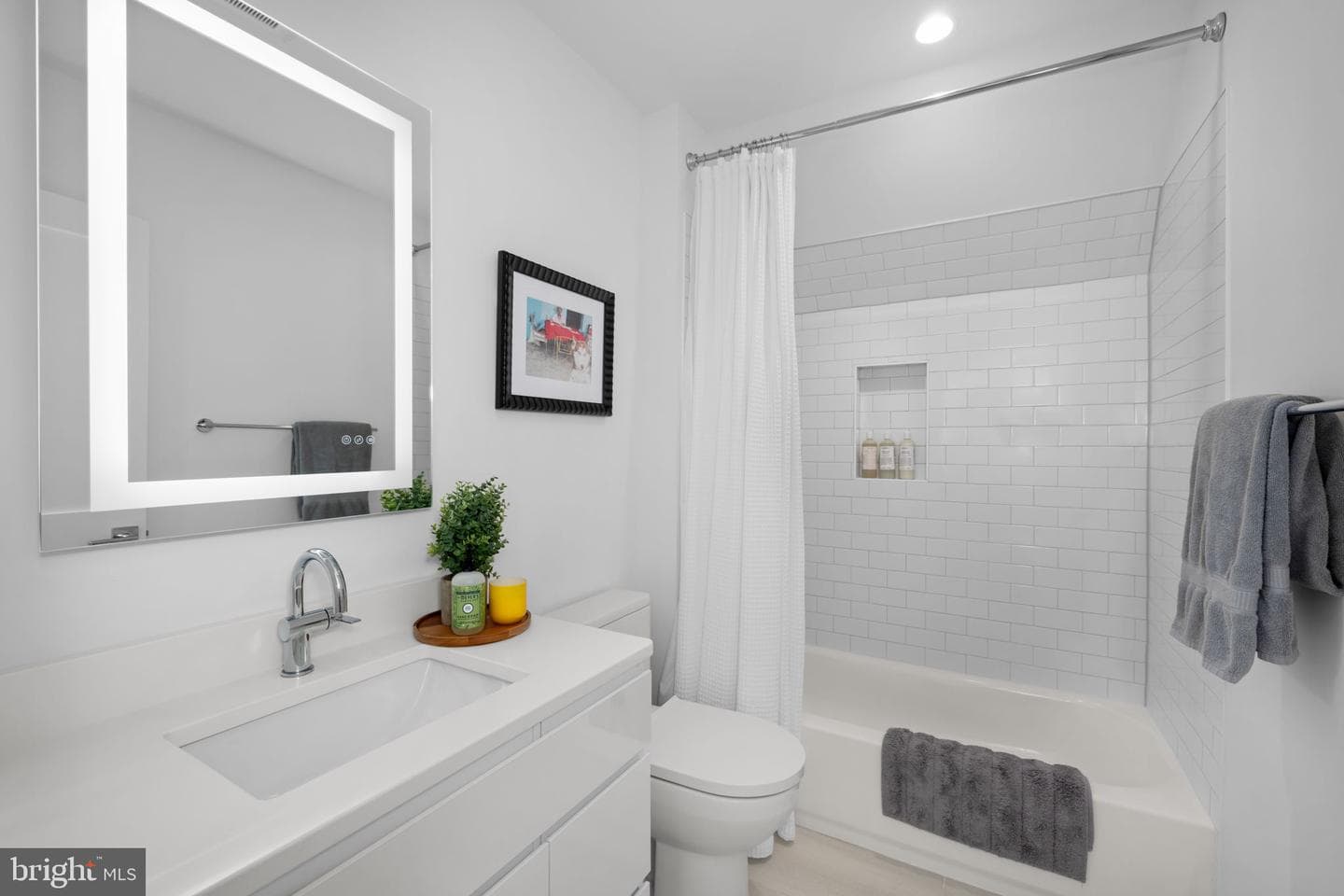 4892 Macarthur Boulevard NW photo 31
