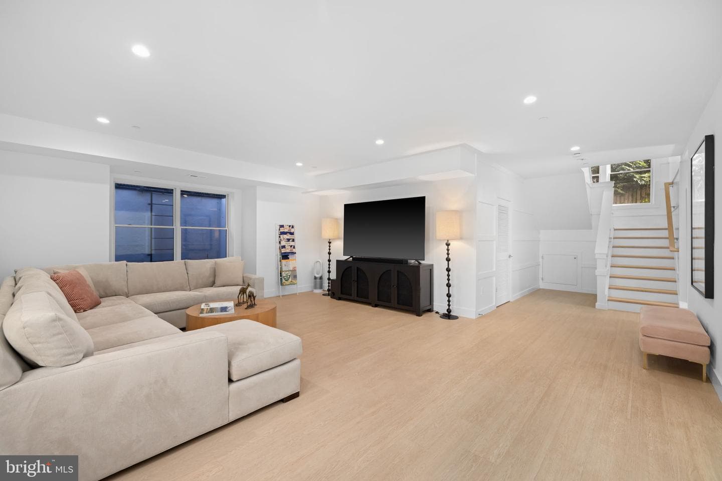 4892 Macarthur Boulevard NW photo 35