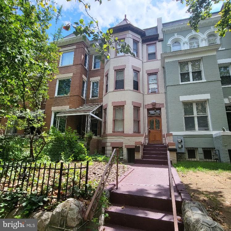 1122 Columbia Road NW, Washington