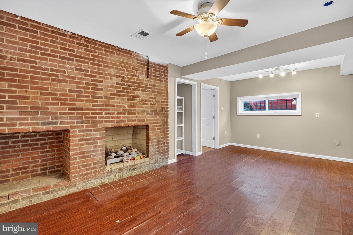 260 45th Street NE photo 13