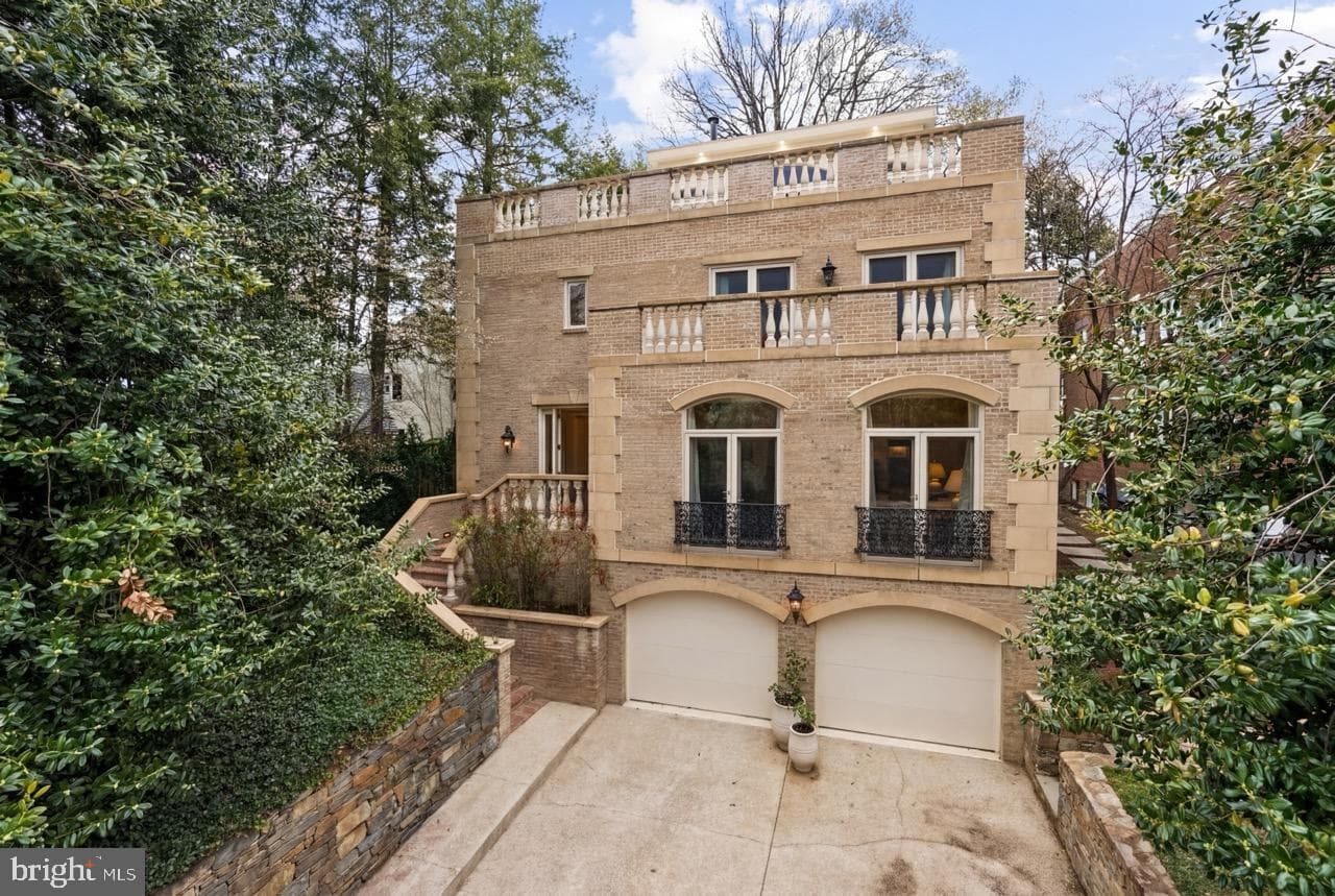 4613 Charleston Terrace NW, Washington