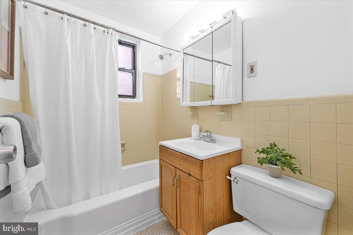 5112 Macarthur Boulevard NW #110 photo 10