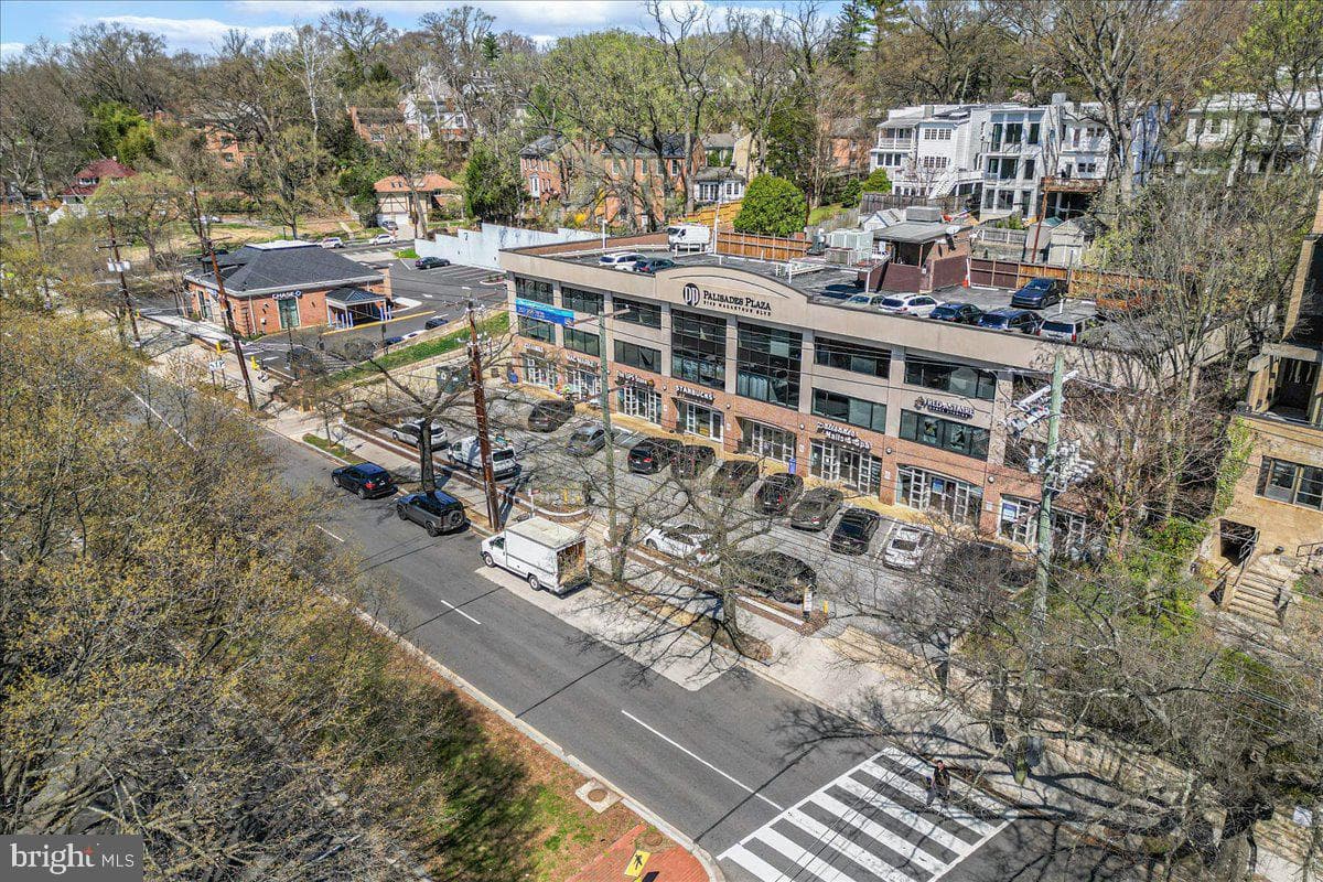 5112 Macarthur Boulevard NW #110 photo 27
