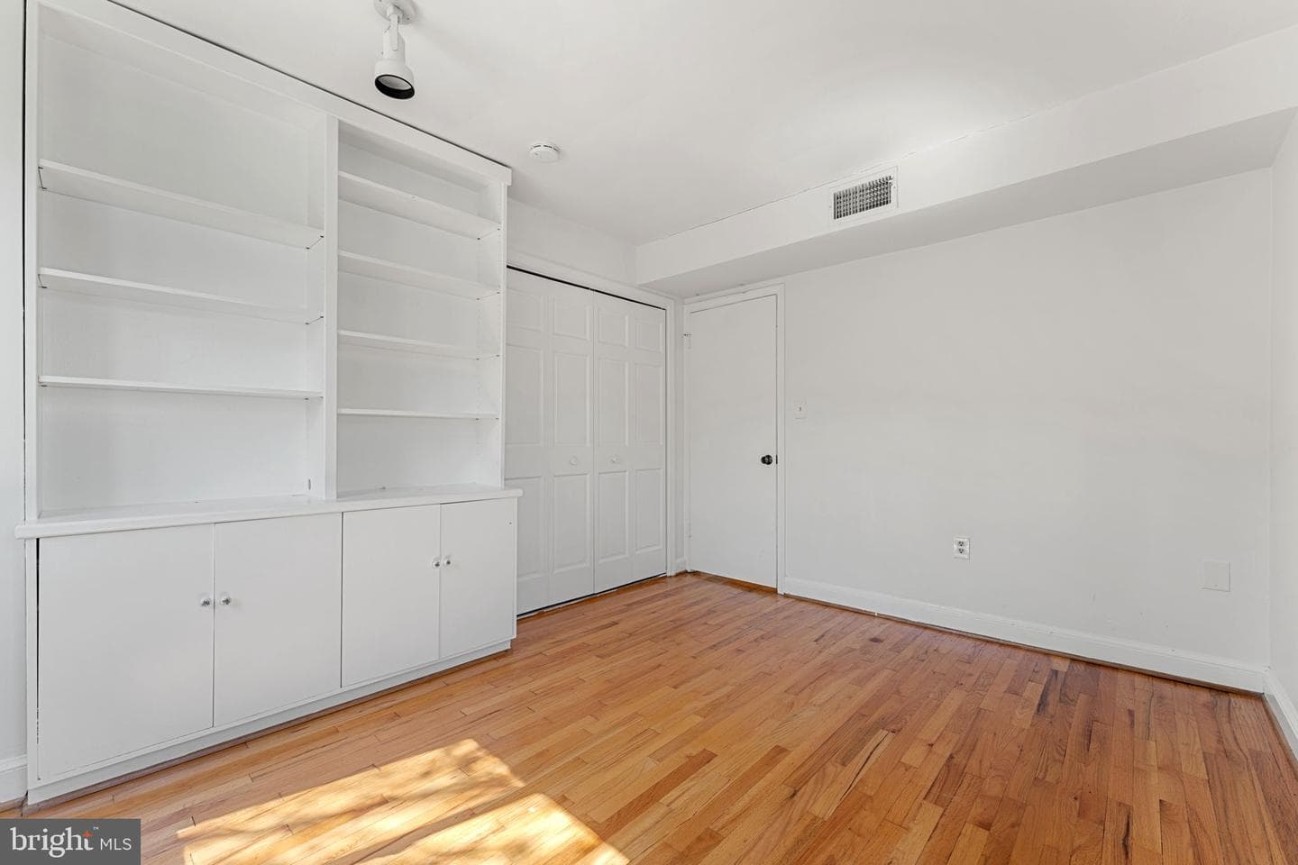 3827 Davis Place NW #5 photo 17