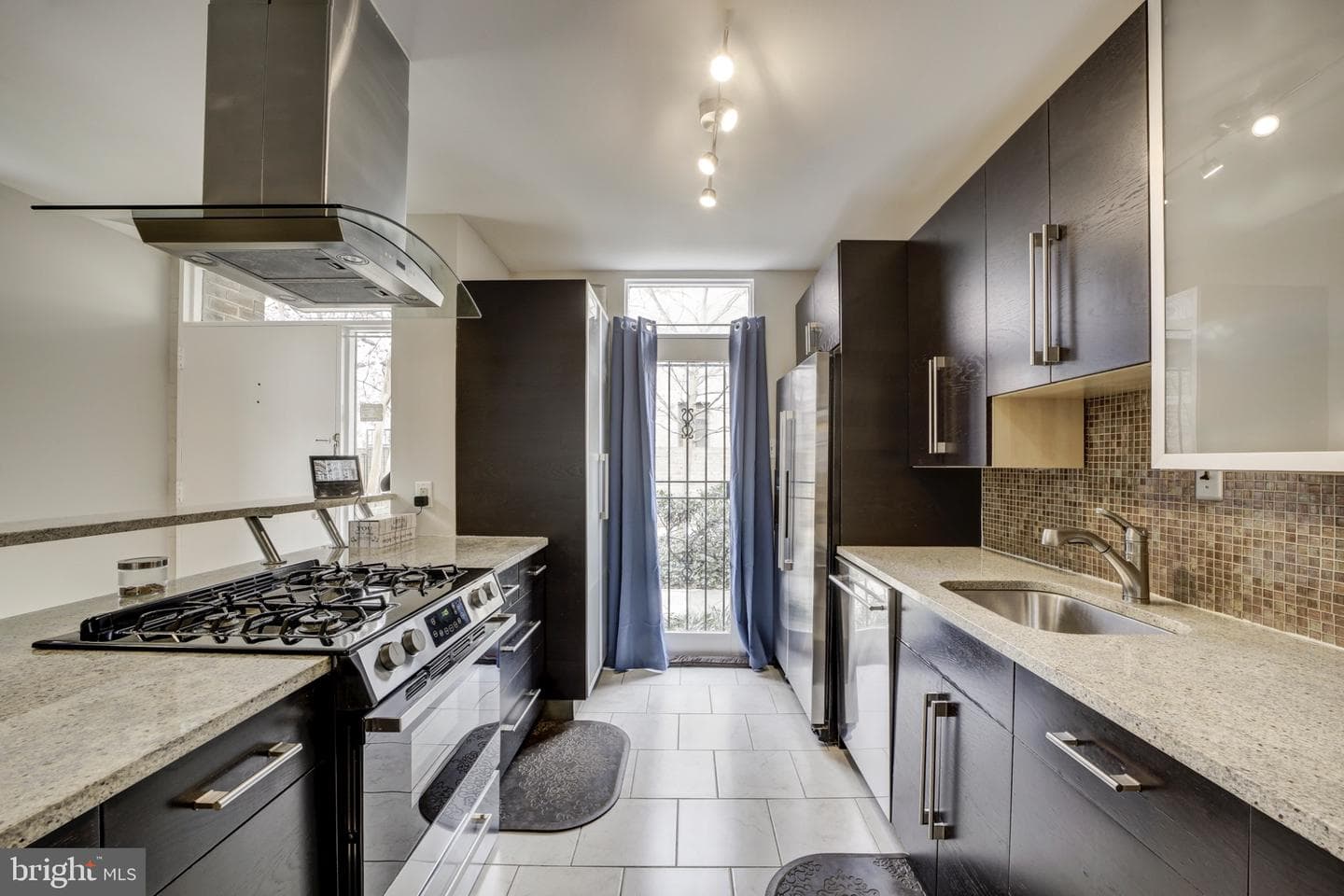 1273 Delaware Avenue SW photo 4