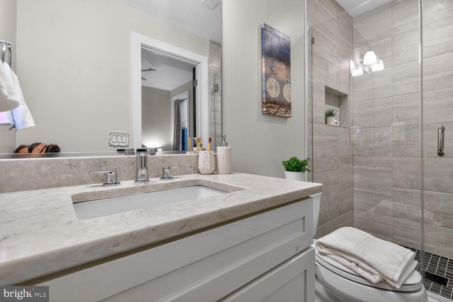 609 Gresham Place NW #1 photo 19