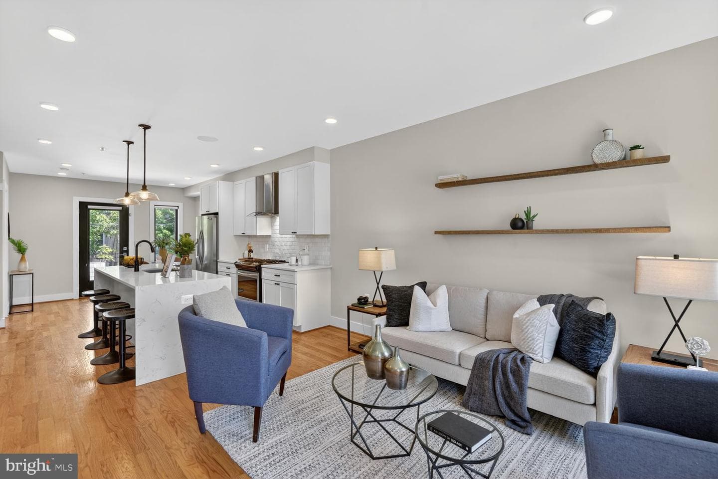 609 Gresham Place NW #1 photo 4
