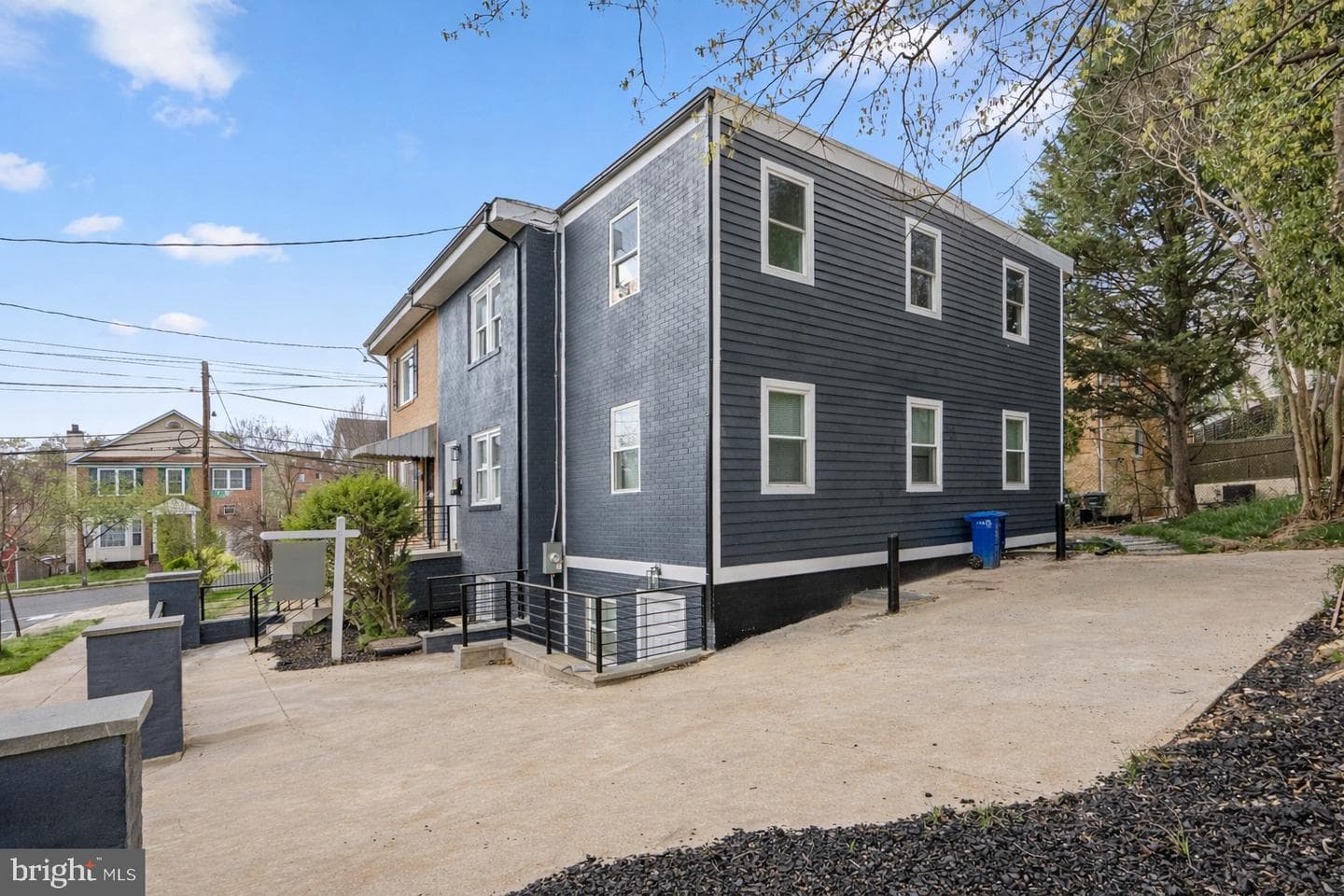 712 Congress Street SE photo 8