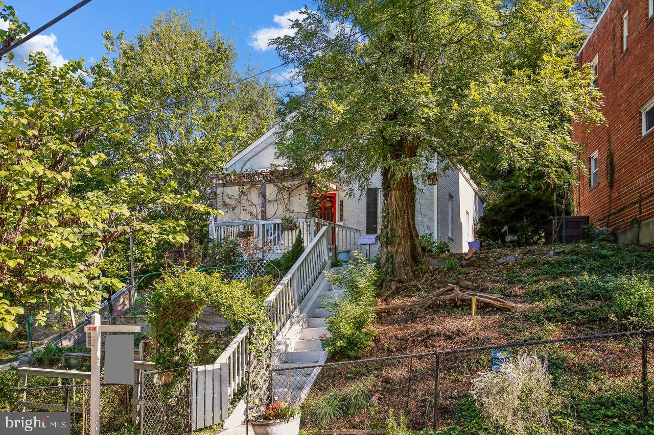2340 Green Street SE photo 4