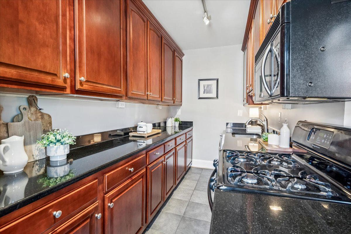 3010 Wisconsin Avenue NW #209, Washington